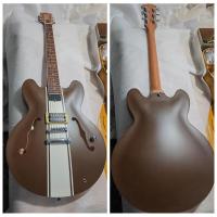 ราคา Gibson 335 ES ร่างกายกึ่งกลวงร่างกายสีขาว Humbucker Pickup 22 Frets ฮาร์ดแวร์สีดำกีต้าร์ไฟฟ้ากีตาร์มืออาชีพ (21082056068)