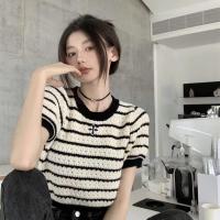 ราคา เสื้อถักแขนสั้นลายทางสีดำและสีขาวขนาดเล็กสไตล์ชาแนลเสื้อยืดผู้หญิงเสื้อคอกลมแบบสั้นแมตช์ง่ายเก๋สำหรับฤดูร้อนสำหรับผู้หญิง (20528858359)