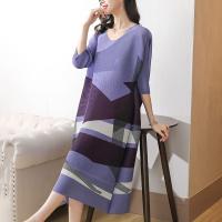 ราคา Issey Miyake 2023 ชุดเดรสสไตล์ตะวันตกลดอายุพิมพ์ลายมิโยเกะจีบสำหรับฤดูใบไม้ผลิและฤดูใบไม้ร่วงเดรสทรงเอทรงหลวมไซส์ใหญ่สำหรับสาวอวบ (19704106123)