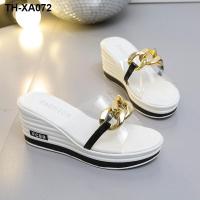 ราคา Wedge slippers womens outerwear 2023 summer new Korean version of muffin platform shoes fashion rhinestone transparent word sandals (19668523632)