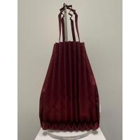 ราคา ME ISSEY MIYAKE รุ่น Trunk Pleats Bag (19472520953)