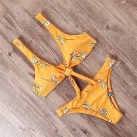 ราคา ชุดว่ายน้ำ Bikini ผูกหน้าอก ลายเลมอน ใบไม้เหลือง สินค้าพร้อมส่งในไทย (16386564234)