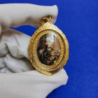 ราคา จี้กรมหลวงชุมพร ด้านหน้าเสด็จพ่อร ๕ งานเลี่ยมกรอบทองไมคร่อนอย่างดี (19095308242)
