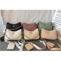 ราคา กระเป๋า lyn คอลหม่ ซื้อ 1 แถม 1 ใบลูก รุ่น Century Crossbody สะพายข้าง (14022663716)