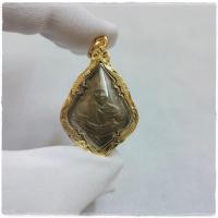 ราคา หลวงพ่อรุ่ง เนื้อทองแดงรุ่นแรก วัดท่ากระบือ จ สมุทรสาคร ปี 2484 งานเลี่ยมกรอบทองไมคร่อนสวยงาม (17504161773)