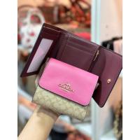 ราคา COACH Small Trifold Wallet ln Blocked Signature Canvas CE930 (21022425342)