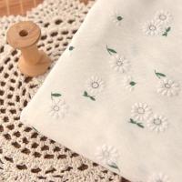 ราคา ผ้าผ้าไหมลินินผสมลายดอกเดซี่พื้นขาวสไตล์คันทรี่ชุดเดรสฤดูร้อนเสื้อเชิ้ตกี่เพ้ายาวผ้าทำเสื้อผ้า (18095382895)