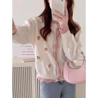 ราคา KR02 ไหมพรมแขนยาวกระดุมมุกปักดอกไม้ คอหยัก (20978343354)