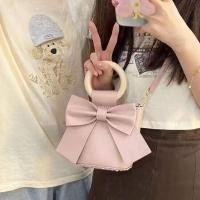 ราคา กระเป๋าหน้าโบว์ กระเป๋าสไตส์เกาหลี น่ารักหูจับไม้ เเบบใหม่ทรงถัง สไตส์สาวหวาน สินค้าในไทย พร้อมส่ง (18334254966)