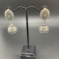 ราคา vintage jewelry เครื่องประดับต่างหูแบบไทย ต่างหู ต่างหูเจาะ ต่างหูทองคำ ต่างหูเงินดำ ลายดอกหางนกยูง (7199352086)