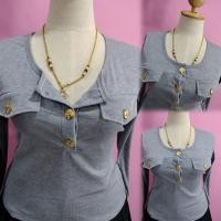 ราคา ส่งเร็วพิเศษ จัดส่งทันที ปอแฟชั่น อก38 46 ยาว23 แขนยาวผ้านิ่มมากกระดุมทองแต่งกระเป๋าสามเหลี่ยมแขนยาว (16960232955)