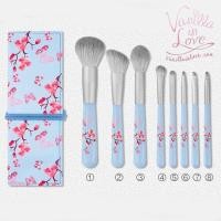 ราคา VL26 ชุดแปรงแต่งหน้า Vanilla in love ลายซากุระ สีฟ้า 8 ชิ้น พร้อมกระเป๋า (12563951331)
