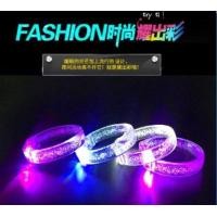 ราคา กำไลเรืองแสง มีไฟกระพริบสลับสี กำไลแบน ลายฟองอากาศ ทำจากอะคริลิค ขั้นต่ำ 2 ชิ้น มีพร้อมส่งในไทย (19878179543)