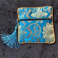 ราคา กระเป๋าใส่เครื่องประดับ ลายเมฆมงคล กระเป๋าใส่สร้อย กระเป๋าใส่ทอง ถุงเครื่องประดับ ของชำร่วย ถุงผ้า ถุงของขวัญ ของขวัญปีใหม่ (10011633227)