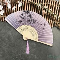 ราคา พร้อมส่งจากไทย พัดจีน พัด 8นิ้วสีสันสะดุดตาลายน่ารัก พัดจีนโบราณ พัดสวยๆ พัดจีนโบราณ พัดญี่ปุ่น พัดสีแดง พัดไม้ไผ่วัสดุผ้ามีพู่ (13916897418)