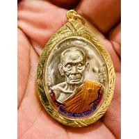 ราคา เหรียญพิมพ์รูปไข่ครึ่งองค์ รุ่น ปาฏิหาริย์๒ EOD3 เนื้ออัลปาก้าลงยา ๓๓ พร้อมกรอบทองสูตร หลวงพ่อพัฒน์ วัดห้วยด้วน (19316832305)