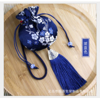 ราคา เหอเปา ถุงผ้าจีน ถุงผ้าพู่ห้อย พร้อมส่ง ถุงผ้าไหมจีน ถุงผ้าลายจีน ถุงผ้าปัก กระเป๋าสไตล์จีน ถุงผ้าแบบสายรูด ถุงของชำร่วย (12144036754)