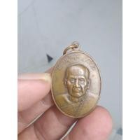 ราคา เหรียญหลวงปู่หมุนวัดบ้านจาน เนื้อทองเหลืองแท้ไม่ทราบปีสร้าง (14758729385)