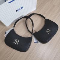 ราคา พร้อมส่ง ของแท้100 MLB Monogram Embo hobo Bag กระเป๋าสะพายโฮโบ กระเป๋าหนัง รุ่นฮิต (18206868675)