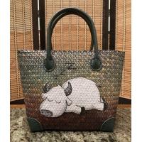 ราคา กระเป๋าสานกระจูดย้อมสี ลายเพ้นท์ทำด้วยมือ แฮนด์เมดทั้งชิ้น มีหลายขนาด (18132707018)