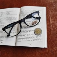 ราคา แว่นวินเทจ กรอบแว่นสายตา แว่นชินตา รุ่น Square On ทรงเหลี่ยม กรอบสีดำ สวมใส่สบาย เลนส์ใส การออกแบบเป็นเอกลักษณ์ รองรับการตัดเลนส์สายตา (15918672061)