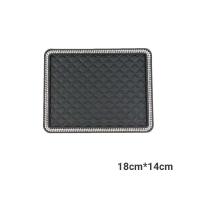 ราคา แผ่นกันลื่นติดเพชร ลายตาราง แผ่นยางวางพระหน้ารถ แผ่นยางวางมือถือบนคอนโซลรถยนต์ ซิลิโคนกันลื่นวางของในรถยนต์ (5483802870)