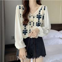 ราคา แขนยาวปักลายดอกไม้เสื้อยืดกลวงลายลูกไม้แฟชั่นผู้หญิงเทรนด์เสื้อเอวลอยแต่งลูกไม้ใหม่ฤดูใบไม้ผลิ (20529255379)