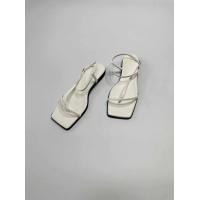 ราคา ucanjump Sandals 38 รองเท้าแตะรัดส้น ส้นแบน สีขาว (20826744846)