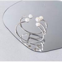 ราคา SWAN Joanna Pearl Bangle กำไลข้อมือเงินแท้ ประดับมุกแท้ มุกน้ำจืด ฝังเพชรคิวบิคเซอร์โคเนีย cubic zirconia (7173516561)