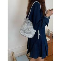 ราคา NtpSS กระเป๋าสะพายไหล่ทรงขนมจีบ รุ่น Vi005 หนังPUแบบนิ่ม ทรงถังจับจีบ สีเงิน ขนาดเล็ก น้ำหนักเบา (19723257152)