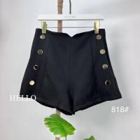 ราคา สินค้าพร้อมส่งจ้าาา กางเกง ขาสั้นเอวสูง ขอบวี พร้อมแต่งกระดุมทองด้านหน้า 818 (17450853695)