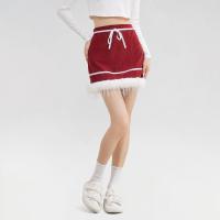 ราคา Closet Crush Mini pencil skirts with shimmer texture and fluffy trim Red and White กระโปรงสั้นทรงดนสอผ้ามีประกายแต่งปลายขน (21173894359)