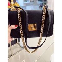ราคา กระเป๋า Ck charles keith หน้าล๊อคคอลเลคชั่นใหม่ ขนาด 9 นิ้ว หนังคาเวียร์ อุปกรณ์ ถุงผ้า ป้ายแบรนด์ งานแท้ Outlet มี 1 สี ดำอะไหล่ทอง (21237205447)