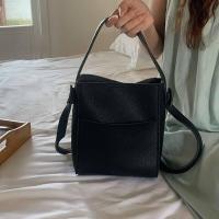 ราคา NtpSS กระเป๋าสะพายข้างทรงบักเก็ต รุ่น Vi700 หนังPUนิ่มแบบด้าน ใบเล็ก สายปรับระดับได้ เข้าได้กับทุกลุค 2สี ดำครีม (19775740151)