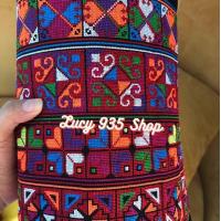 ราคา Akha ลายปักอาข่าด้วยจักร สีสดกับสีบูดใช้ตกแต่ง กระเป๋า เสื้อ กระโปรง กางเกง ตามใจชอบ ผ้ากว้าง 7 8 นิ้ว ตัดแบ่งขาย เมตร มีลากหลายให้เลือก (16574811050)