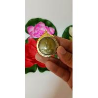 ราคา จี้ หลวงพ่อกวย ชุตินันธโร เหรียญ รุ่นแรก เสริมดวงชะตา เป็นศิริมงคลแก่ชีวิต เลี่ยมกรอบทองชุบทอง96 5 (17447662800)