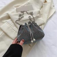 ราคา Fashion Trendy Small Bag Womens 2023 Spring New Korean Style Brilliant Diamond Crossbody Bag Ins Internet Celebrity Chain Bucket Bag (20961335801)