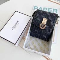 ราคา Guess กระเป๋าโทรศัพท์มือถือผู้สูงอายุแบบเรียบง่ายกระเป๋าสะพายไหล่สะพายข้างพิมพ์ลายสี่เหลี่ยมขนาดเล็กพับได้แบบ77220920 (20352801839)