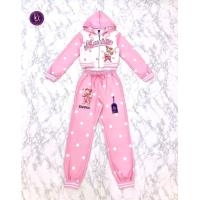 ราคา Maria Campus Set ชุดวอร์มเซ็ต 2 ชิ้นสีชมพูขาว เสื้อแขนยาว ซิปหน้า มีฮู้ด กางเกงขายาว มีเชือกรูดได้ พิมพ์ลายน้องหมี (21295307000)