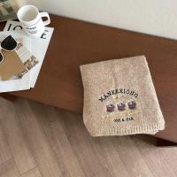 ราคา ผ้าพันคอ ผ้าพันคอหญิง ผ้าคลุมกันหนาว ผ้าพันคอเกาหลี ผ้าพันคอหนาว ตัวอักษรสำหรับเด็ก ผ้าพันคอขนแกะ งานปัก หมีน้อย ผ้าพันคอแคชเมียร์ฤดูหนาว เรโทร ผ้าคลุมไหล่ยาวคลุมไหล่ ผ้าคลุมไหล่ปักลาย ผู้หญิง ผู้ชาย 