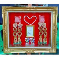 ราคา กรอบหลุยส์ยกชั้นสูงอย่างดี สำหรับนำไปใส่พวงมาลัยของชำร่วยงานแต่งงาน ขนาดรวมกรอบ22X26นิ้ว (7932590074)