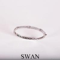 ราคา SWAN Classic Pave Baguette Bangle กำไลข้อมือเงินแท้ ฝังเพชรคิวบิกเซอร์โคเนีย cubic zirconia (939852207)