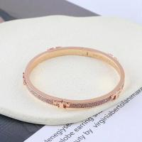 ราคา Tory Burch ชุบทองสร้อยข้อมือแบบเรียบง่ายพร้อมโลโก้พลอยเทียมสร้อยข้อมือสร้อยข้อมือบางเปิดได้สำหรับเด็กผู้หญิง high quality (17315956683)