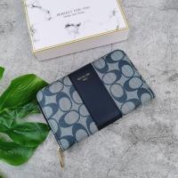 ราคา กระเป๋าสตางค์ผู้หญิงไซส์กลาง 2พับ หนังลาย งานสวยดูดี หนัง PU แบรนด์ YADAS พร้อมกล่อง (17383495857)