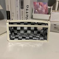 ราคา Yidea Hongkong กระเป๋าดินสอตารางโปร่งใสความจุขนาดใหญ่ที่เรียบง่ายตารางสีดำและสีขาวญี่ปุ่นกล่องเครื่องเขียนนักเรียนชั้นประถมศึกษา (16939989146)