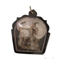 ราคา พร้อมส่ง ส่งฟรี เก็บเงินปลายทาง สุ่มของแถม เทพฮินดู เทพเจ้าจีน จี้พระ พระนารายณ์ แผลงศร ทรงพญานาค เลี่ยมกรอบพลาสติก (12880599853)