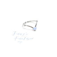 ราคา Fyne Fories Fairy s Fantasia Ring แหวน minimal ประดับหินสีฟ้าอ่อน fynefories (11165137001)