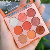 ราคา พาเลทอายแชโดว์มี9สีในตลับเดียว มีทั้งเนื้อแมทและชิมเมอร์ โทนส้ม น้ำตาล ทอง แต่งได้ทุกวัน ทุกลุค แต่ละโทนสีคือละมุนมากกก 70 (1258952847)