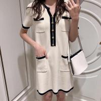 ราคา ชุดเดรสไอซ์ซิลค์สไตล์ฝรั่งเศสแบบชาแนลสำหรับผู้หญิงเดรสผ้าถักทรงสอบทรงหลวมยาวคลุมเข่าใส่แล้วดูผอมเพรียวแบบใหม่ฤดูร้อนปี2023 (7961527735)