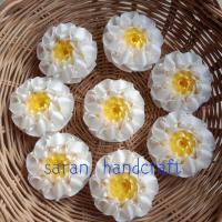 ราคา ริบบิ้น เหรียญโปรยทาน ดอกไม้ปลอม ดอกไม้จากริบบิ้นกากเพชร ดอกไม้เสียบไม้กฐิน บัวหัสดิน ตัวเปล่า 20 ดอก (18036208086)